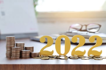 coins-with-2022-on-a-desk